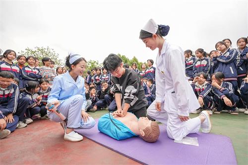 清镇市卫城中学4(1).jpg