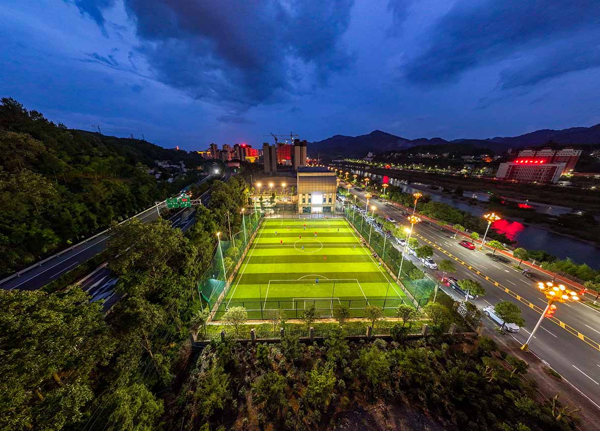 市民正在休闲健身。 (1).JPG