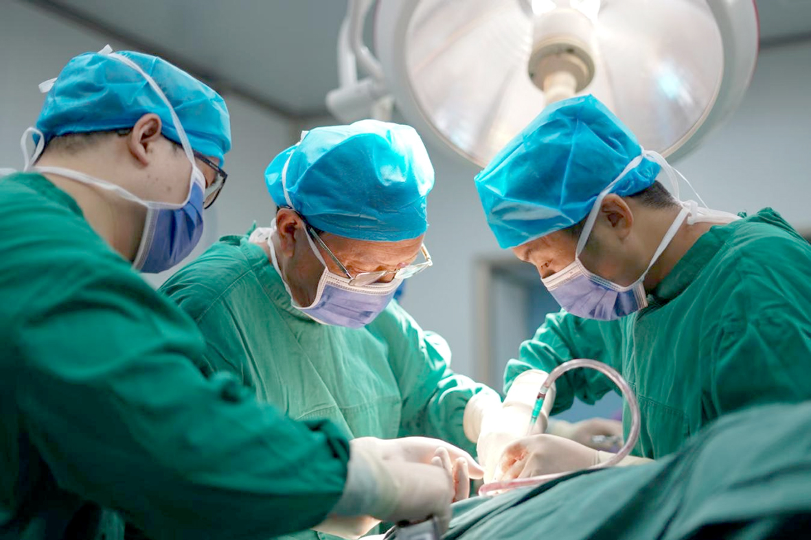 开展手术.jpg