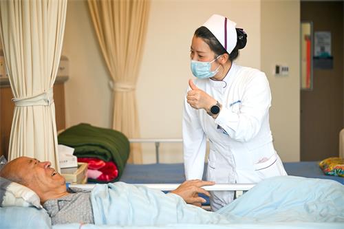 点赞鼓劲.jpg